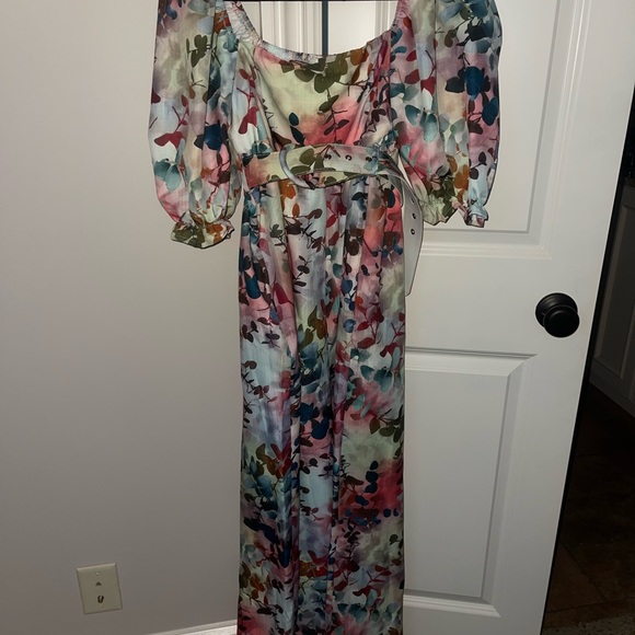 Beautiful Floral Jumpsuit - Picture 2 of 4